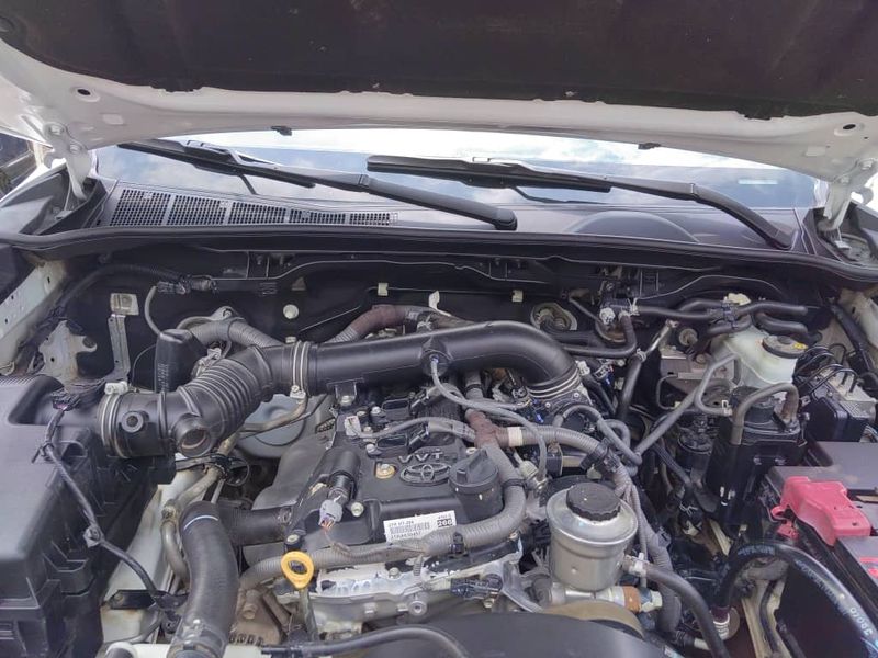 Thumbnail 3 of 2019 Toyota Hilux LE